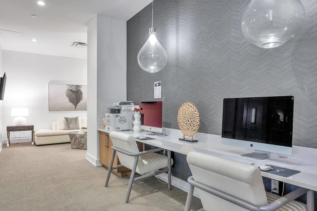 Luxury 1 Bedroom With Den Downtown Tampa Apt - City Views, Rooftop Pool, Workspace Bagian luar foto