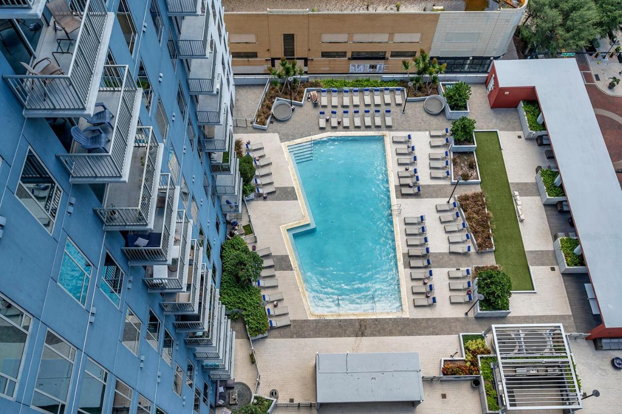 Luxury 1 Bedroom With Den Downtown Tampa Apt - City Views, Rooftop Pool, Workspace Bagian luar foto