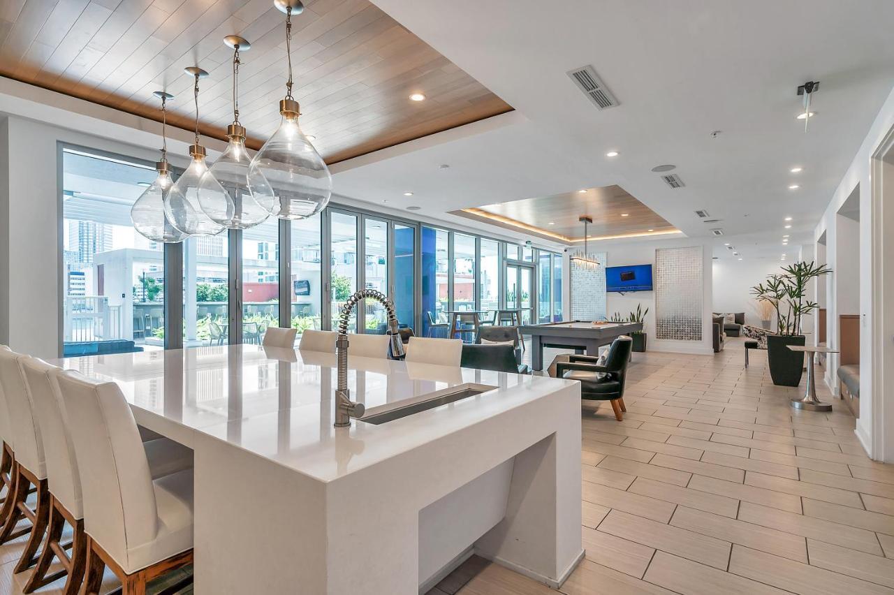 Luxury 1 Bedroom With Den Downtown Tampa Apt - City Views, Rooftop Pool, Workspace Bagian luar foto