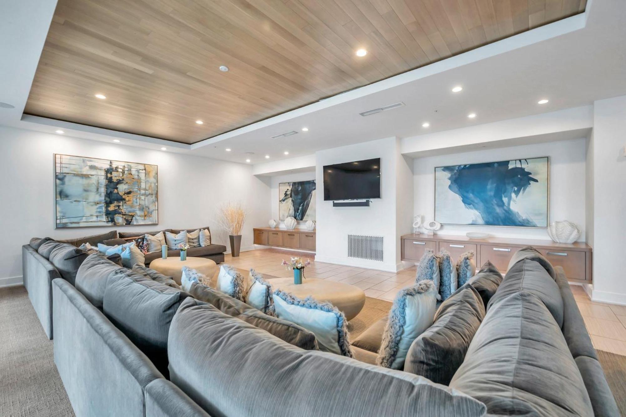 Luxury 1 Bedroom With Den Downtown Tampa Apt - City Views, Rooftop Pool, Workspace Bagian luar foto
