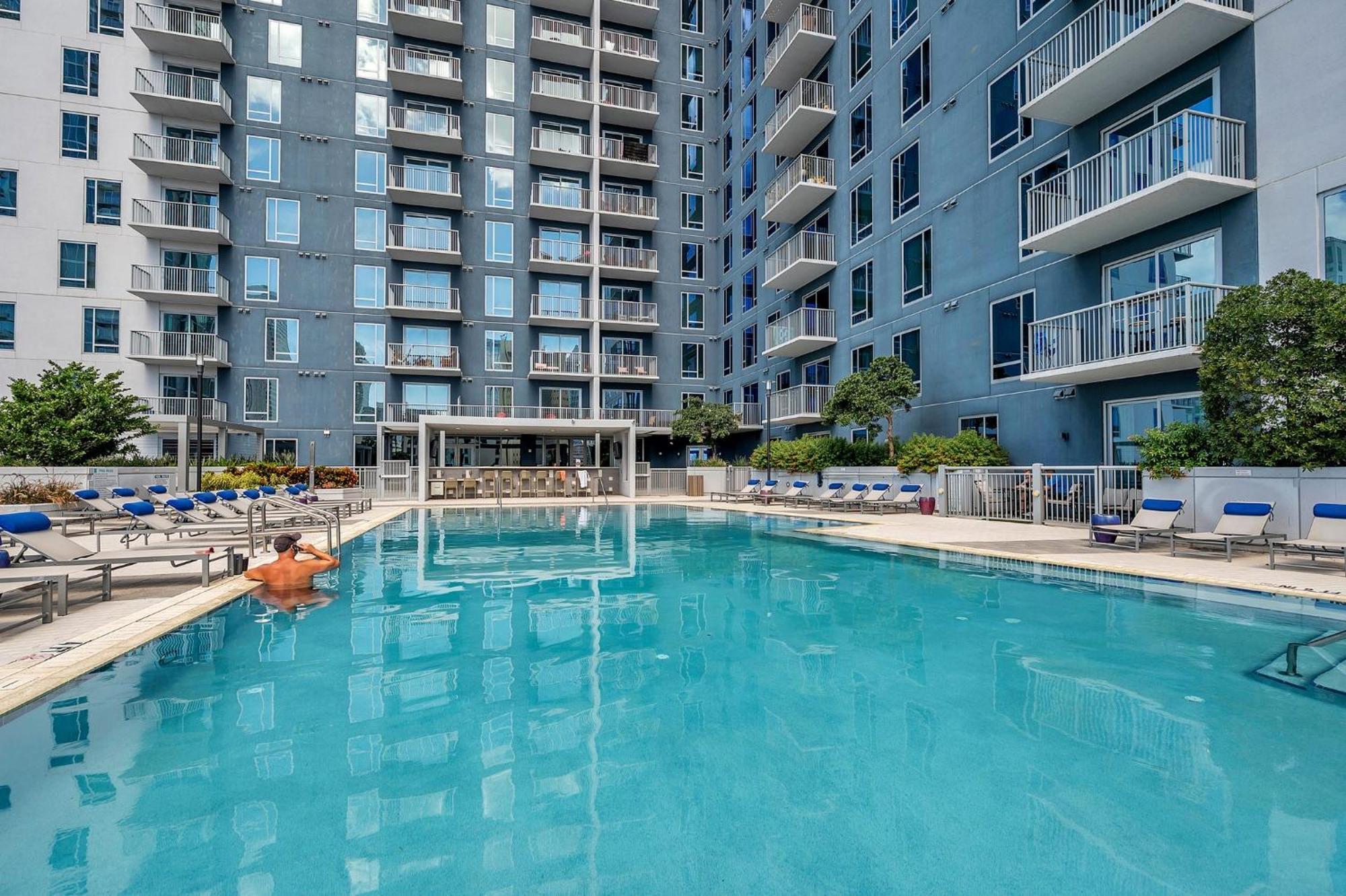 Luxury 1 Bedroom With Den Downtown Tampa Apt - City Views, Rooftop Pool, Workspace Bagian luar foto