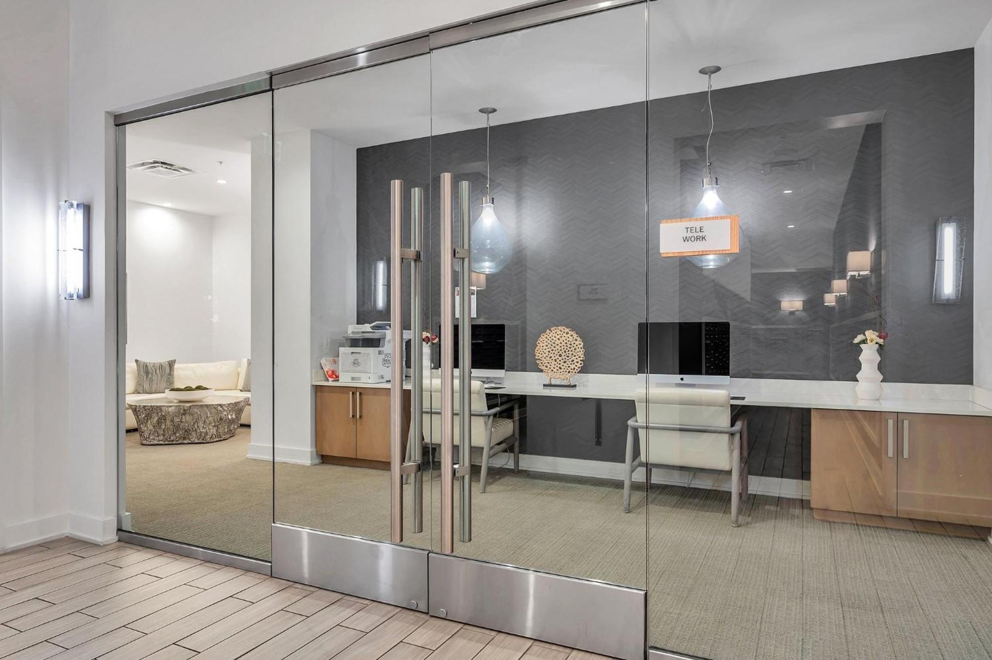 Luxury 1 Bedroom With Den Downtown Tampa Apt - City Views, Rooftop Pool, Workspace Bagian luar foto